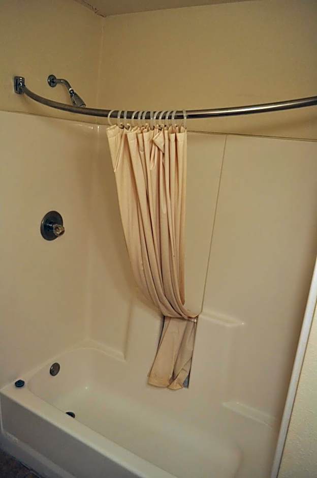 California Suites Motel