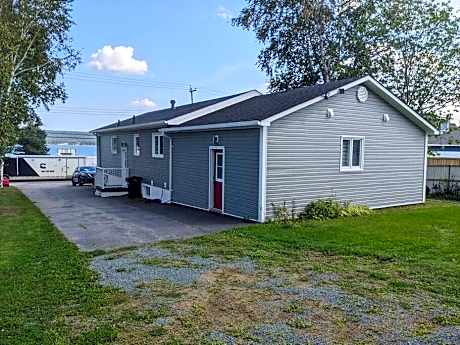 Springhouse Cozy Oceanview 1-Bedroom Apartment