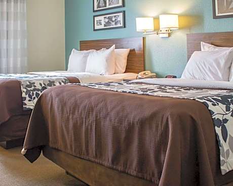 2 Queen Beds, Nonsmoking, Accessible