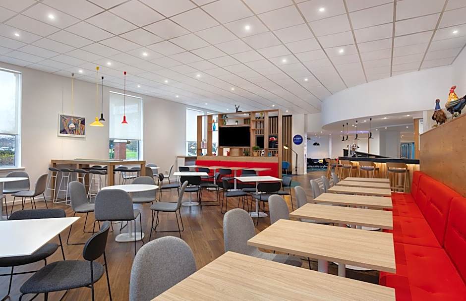 Holiday Inn Express Strathclyde Park M74, Jct 5 By IHG