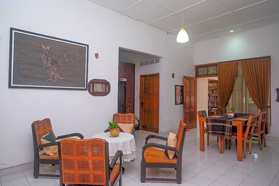 RedDoorz @ Griya Cemara Homestay Yogyakarta