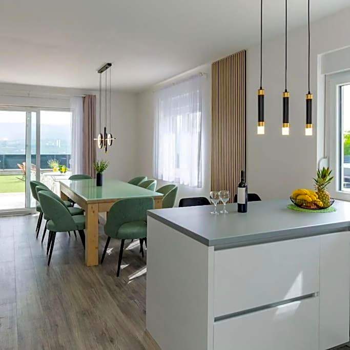 Holiday home "Villa Blue Lake" - Private Heated pool, Hotube