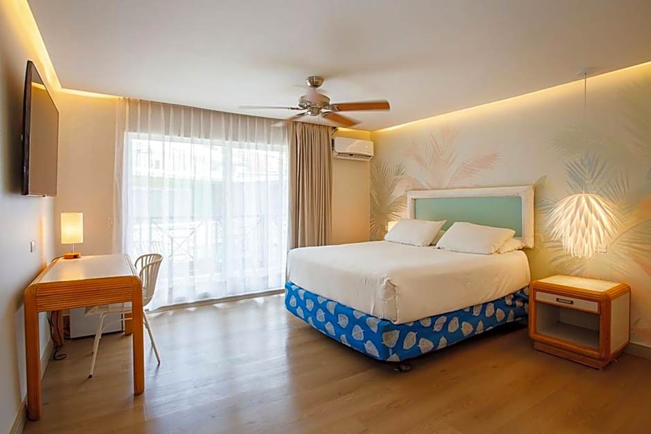 Hotel Cocoplum Beach
