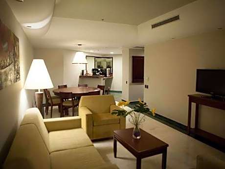 Hotel Embassy Suites by Hilton Valencia