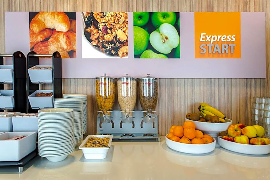 Holiday Inn Express Rotterdam - Central Station By IHG
