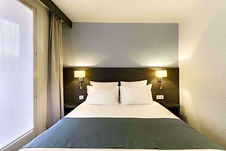 1 Double Bed 2 Single Beds