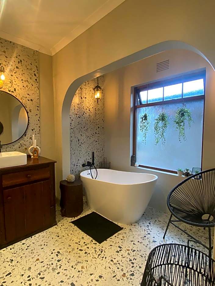 Dolphin Circle Bed and Breakfast