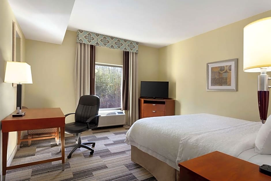 Hampton Inn & Suites Birmingham Airport Area