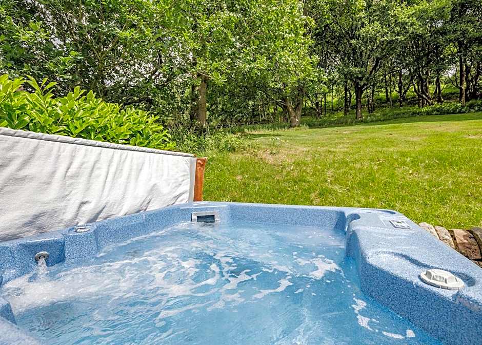 Charlesworth Lodges