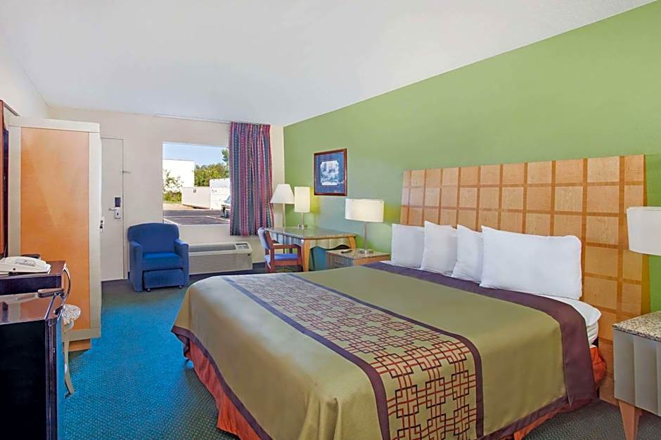 Days Inn by Wyndham Greeneville