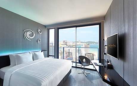 Deluxe Corner with Sea View