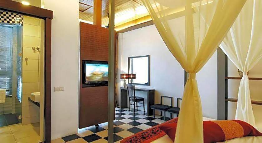 Courtyard At Heeren Boutique Hotel