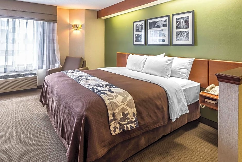 Sleep Inn & Suites Bay View Acme - Traverse City