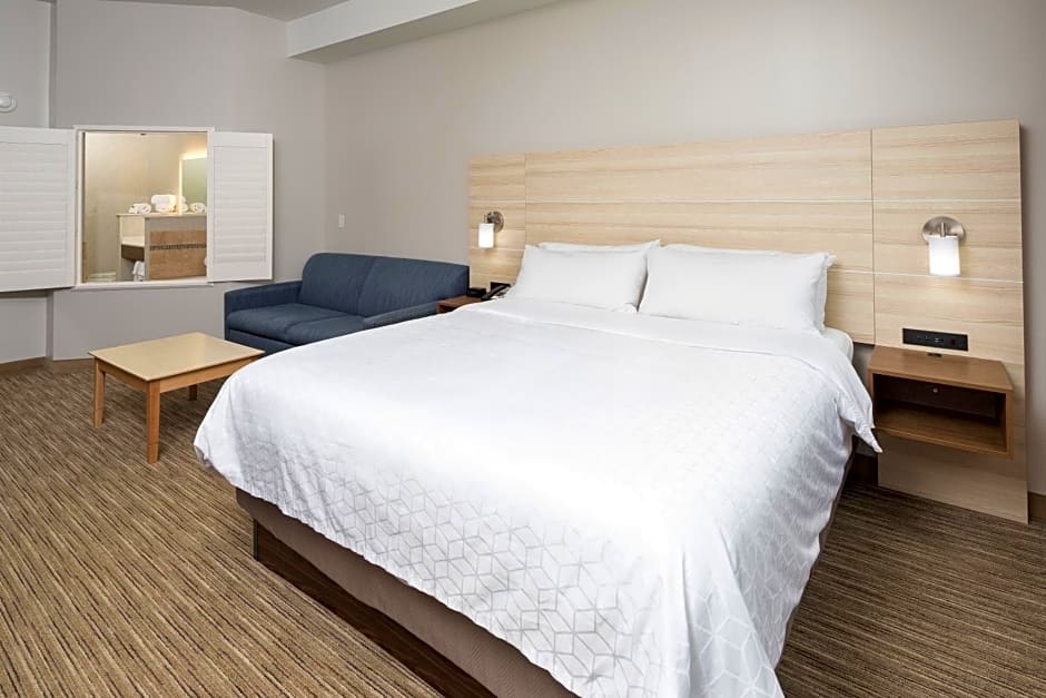 Holiday Inn Express & Suites La Porte