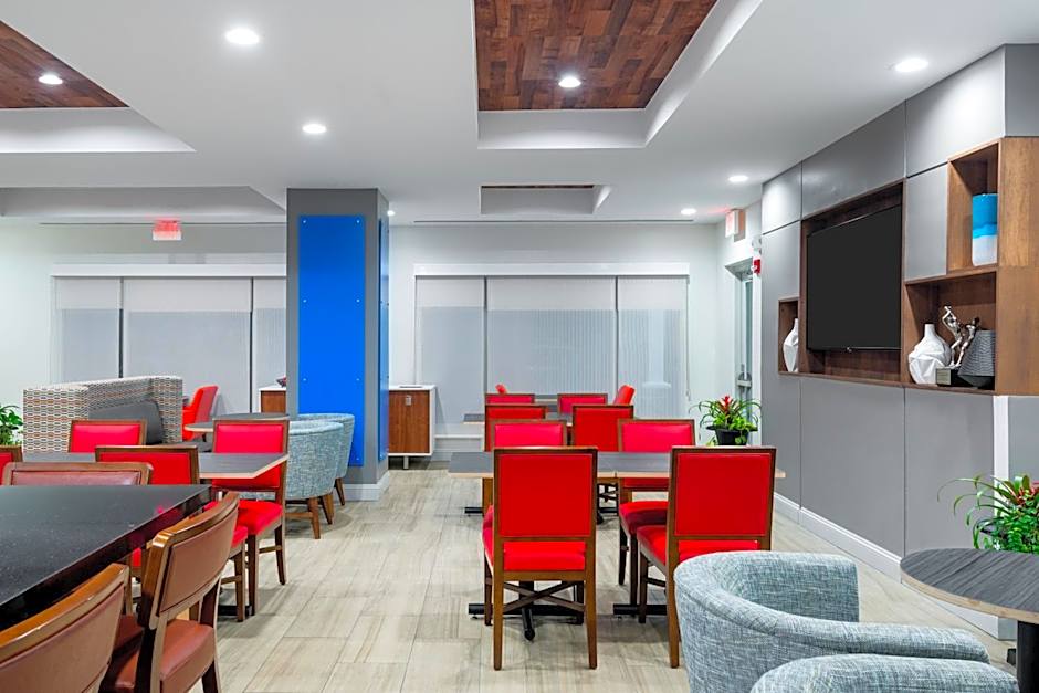 Holiday Inn Express Hotel & Suites Florence Civic Center By IHG
