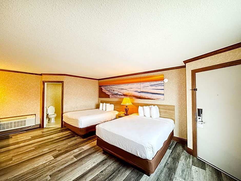 Days Inn by Wyndham Mackinaw City - Lakeview