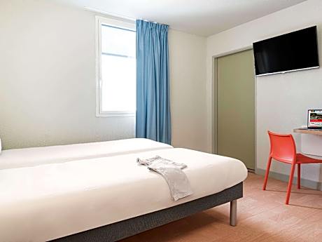 Double Bed