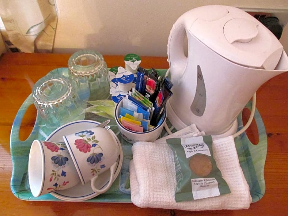 Albertine ,A warm welcome awaits you ,Offering room only or bed and breakfast ,Ideal location for Solent Way ,High Street ,Isle of Wight ,New Forest