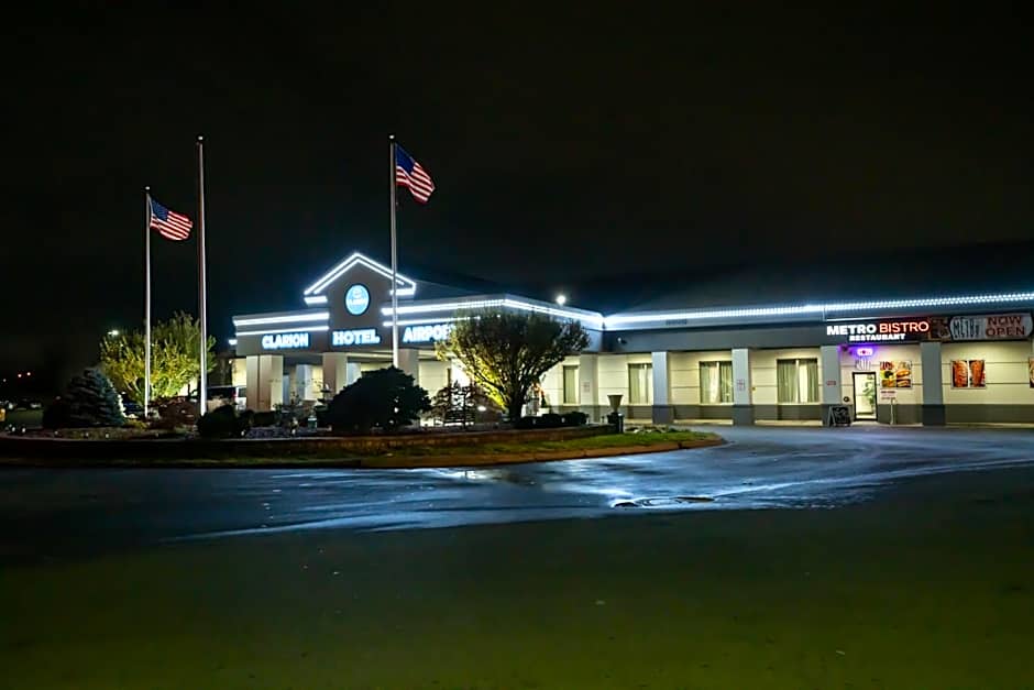 Clarion Hotel Detroit Metro Airport