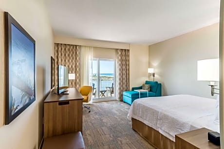 King Room Hearing Accessible with Beach View - Non-Smoking