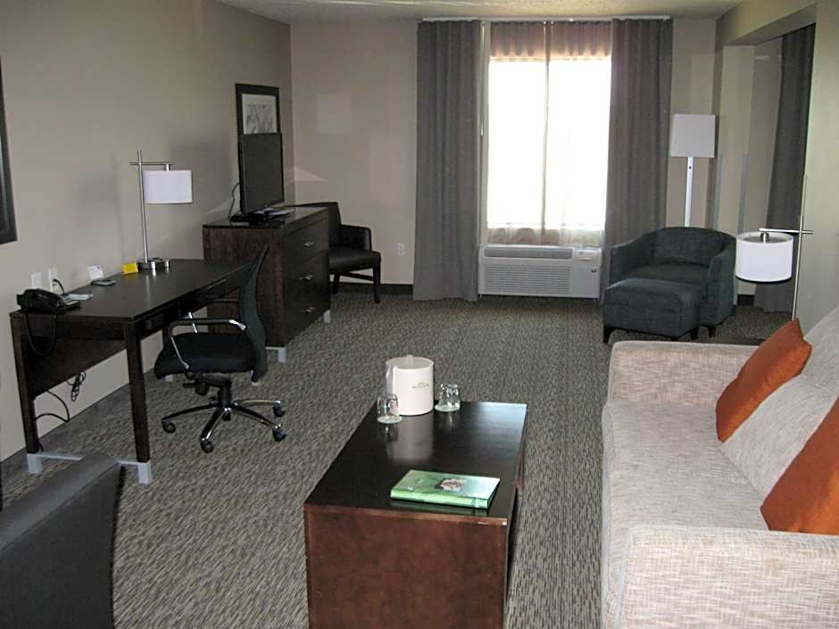 Wingate By Wyndham Fargo