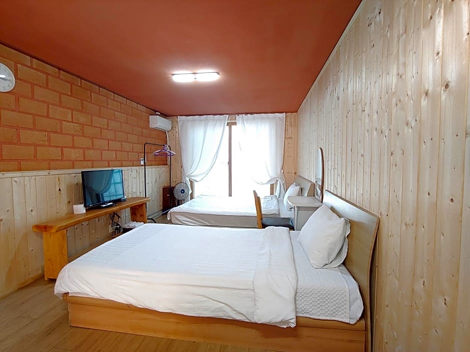 Jeju Hani Baram Pension