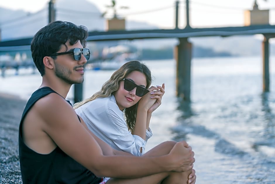 GRAVEL HOTELS SELECT