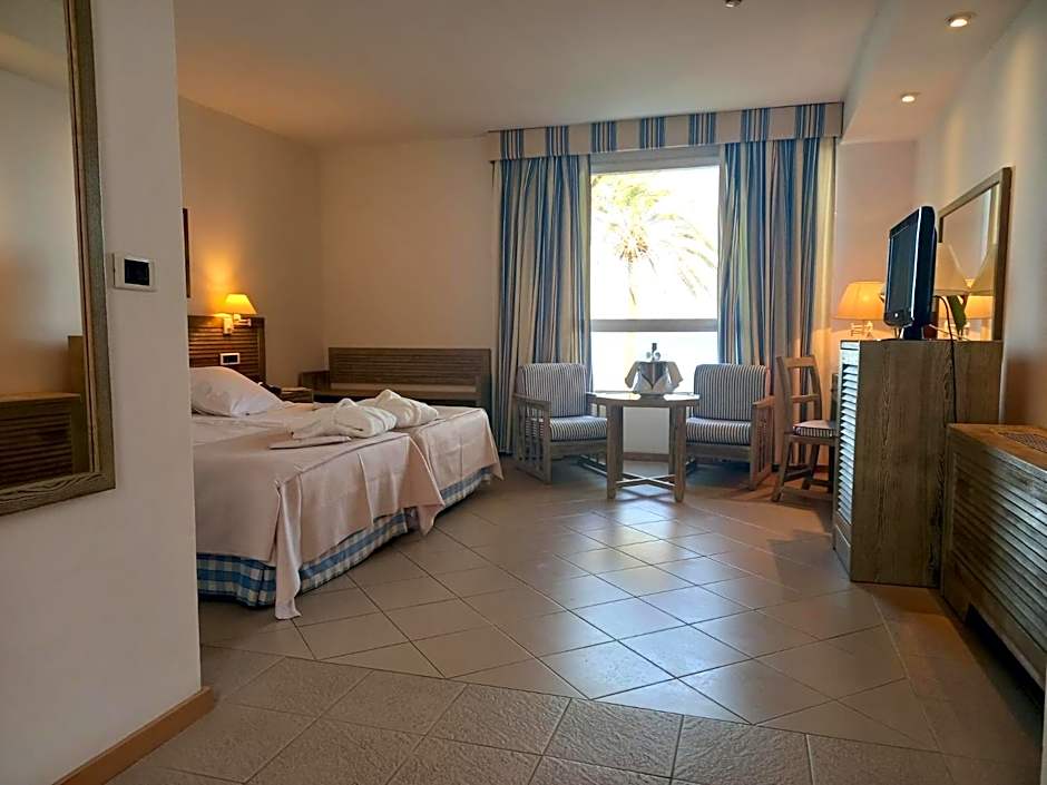 Photo 1 of 5 of Double Room