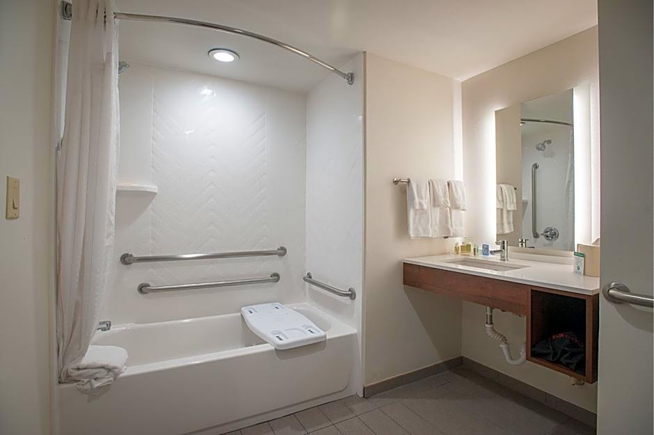 Holiday Inn Pensacola - University Area By IHG