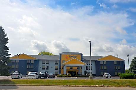 Comfort Inn & Suites Maumee