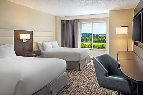 2 Dbl Mobility/hearing Accessible Ri Shwr Nosm