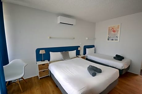 Versatile Twin Room - Pets Welcome.