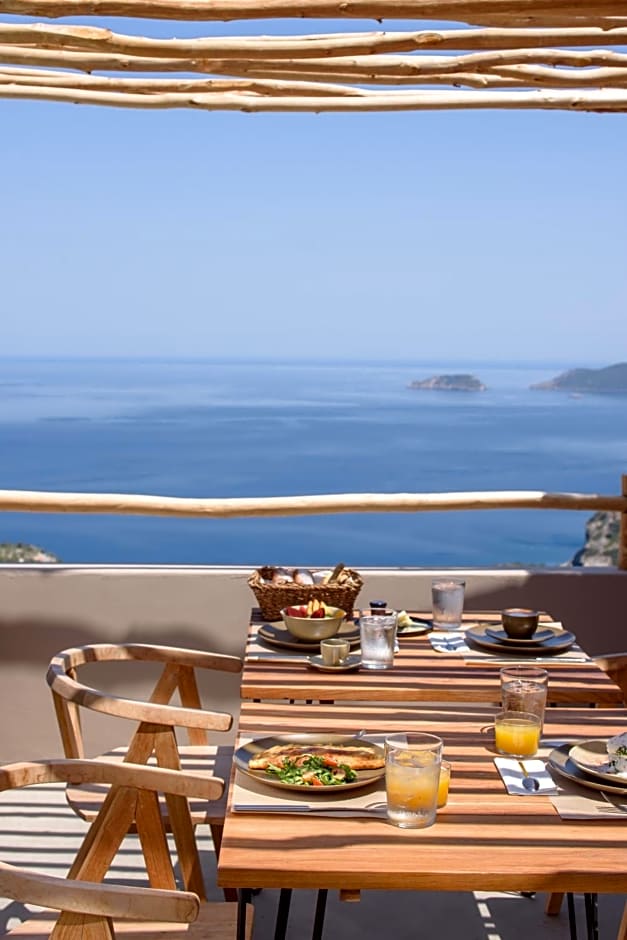 Aletri Swim Up Boutique Hotel