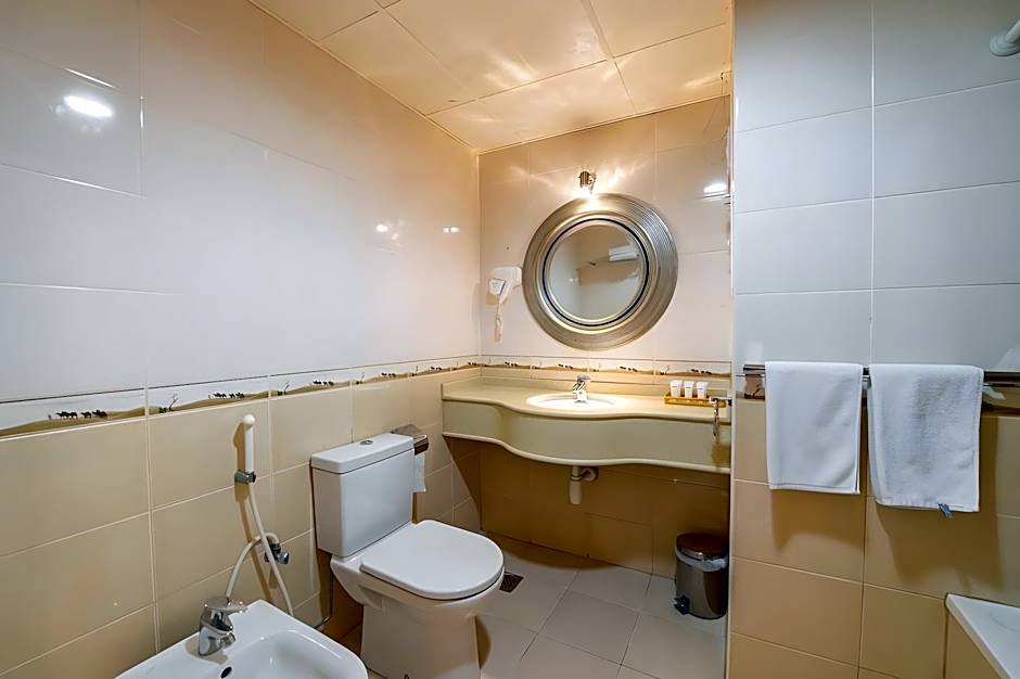Crystal Plaza Hotel
