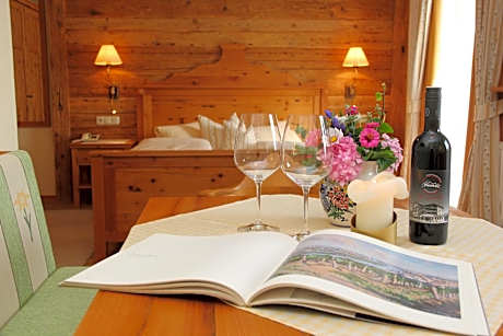 Deluxe Double Room with Shower