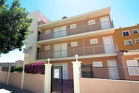 Naika Studios & Apartments