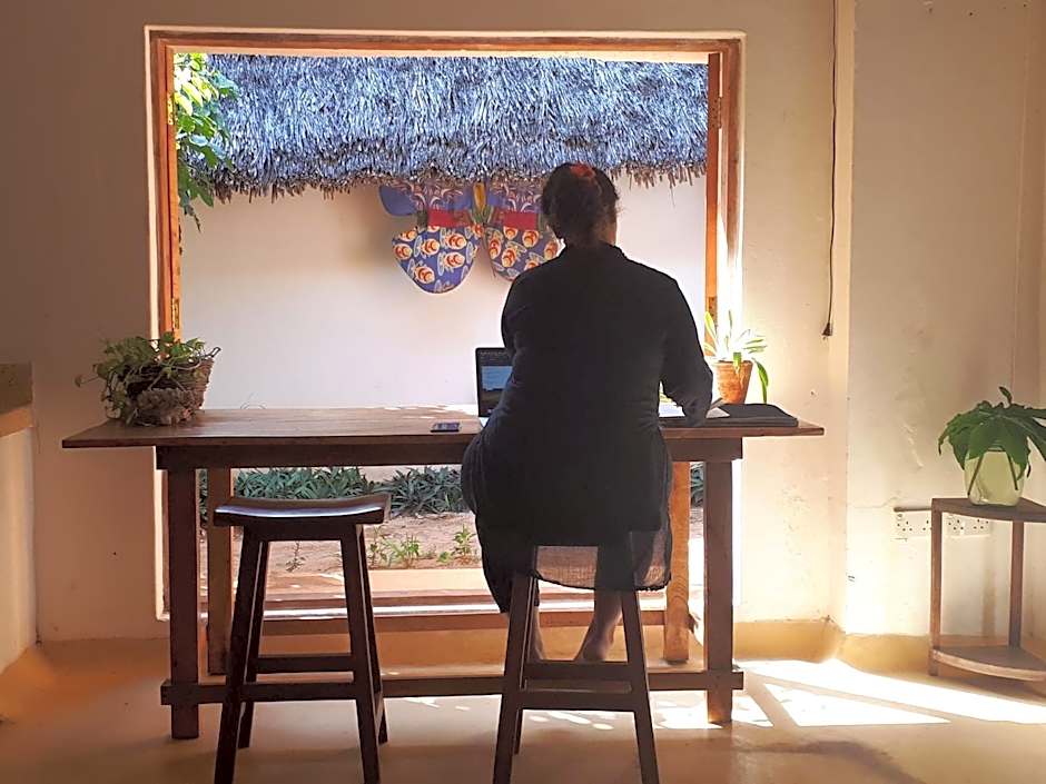 Distant Relatives Ecolodge & Backpackers