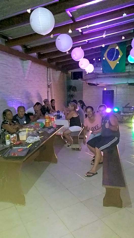 Gênesis Beach Hostel! Quartos compartilhados e privativos na Pinheira