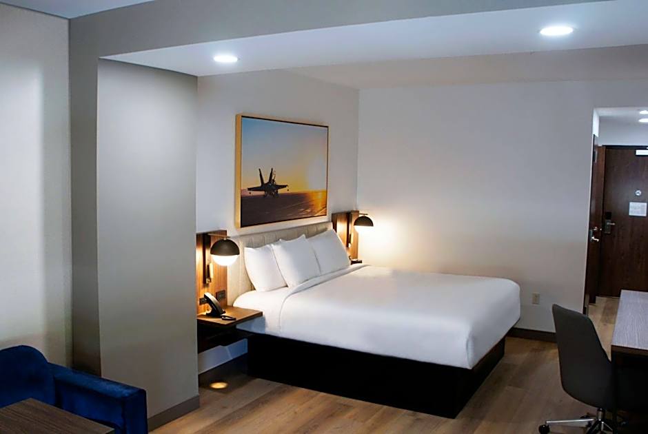 La Quinta Inn & Suites by Wyndham Manchester / Arnold AFB