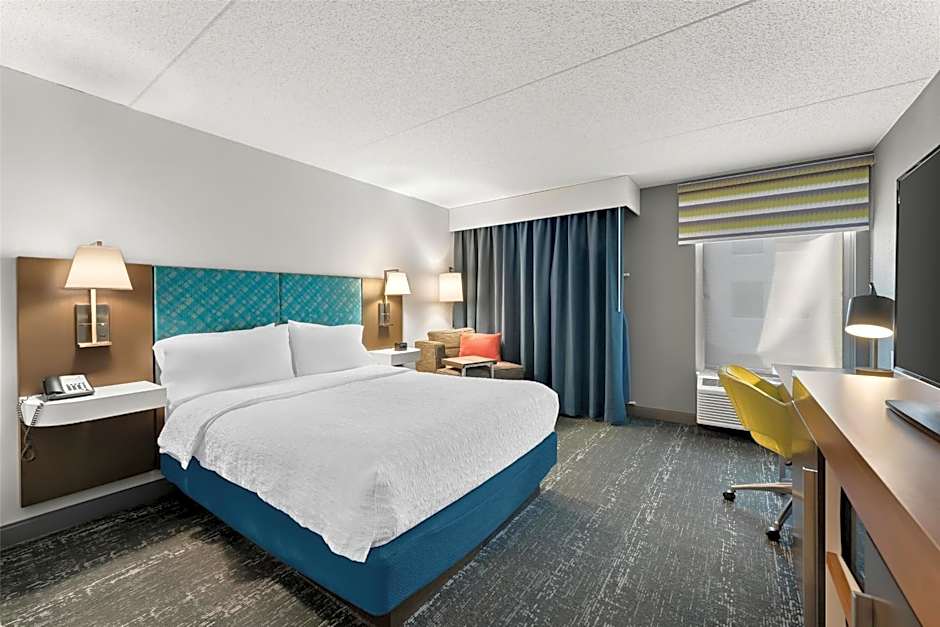 Hampton Inn By Hilton & Suites Newtown