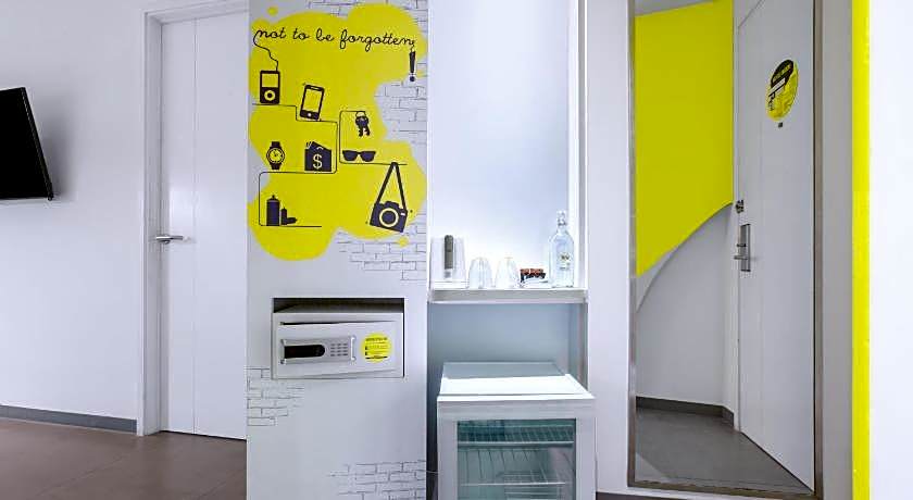 Yello Hotel Jemursari