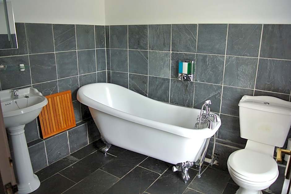 The Falls Of Dochart Inn