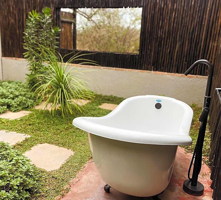 The Baobab Bush Lodge and Villa