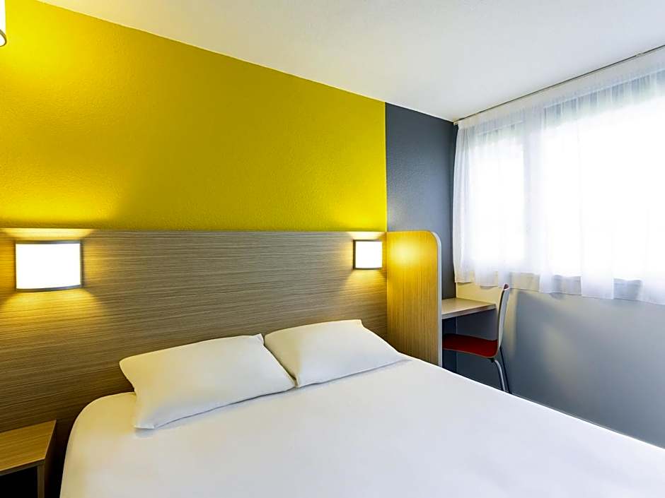 greet hotel restaurant Angouleme Ouest