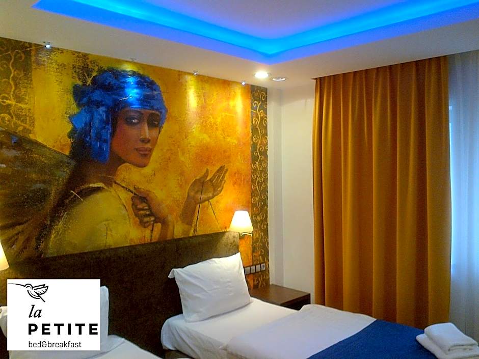 La Petite APARTMENTS & ROOMS
