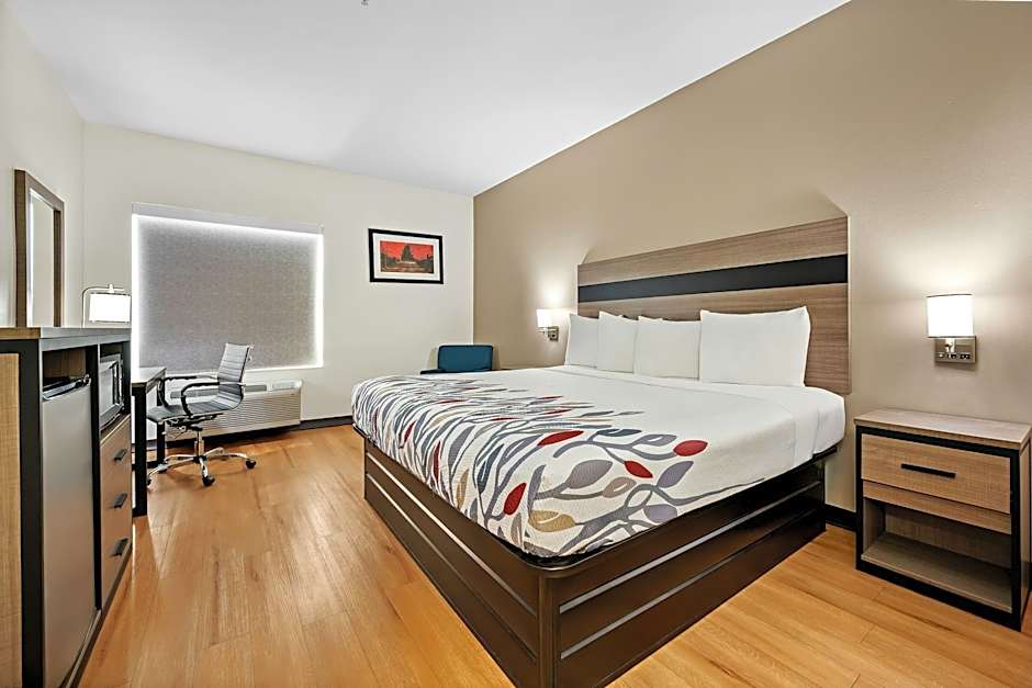 Red Roof Inn & Suites Houma