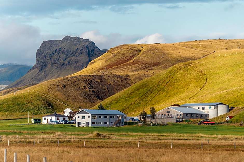Farmhouse Lodge