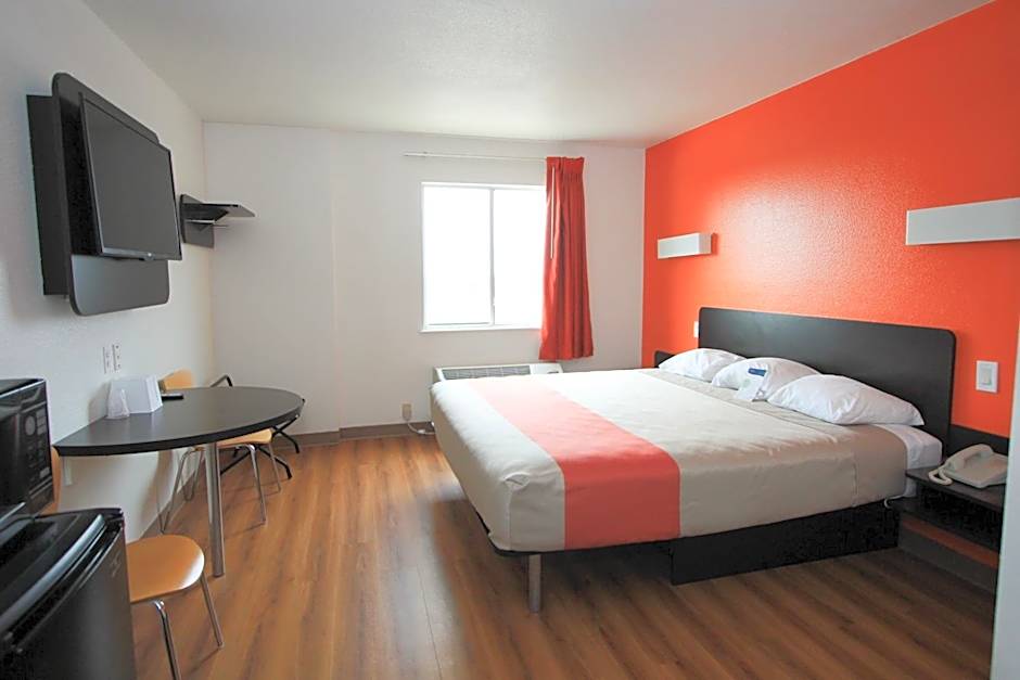 Motel 6-San Antonio, TX - Downtown - Alamo Dome