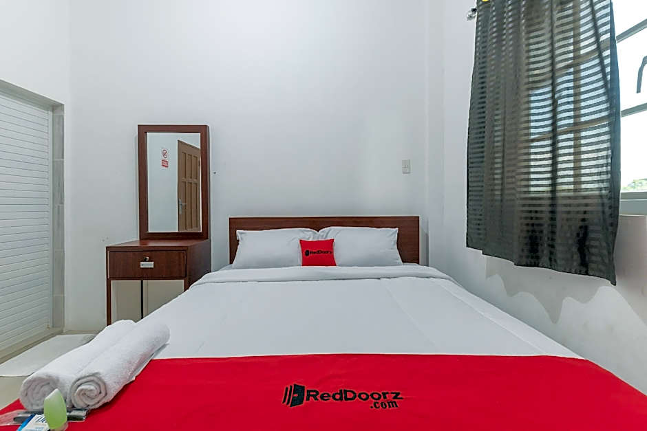 RedDoorz near Stasiun Pematangsiantar