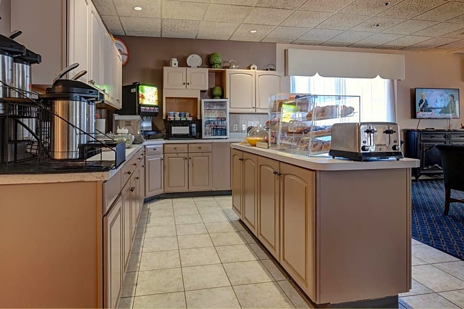 Howard Johnson by Wyndham Amherst Hadley